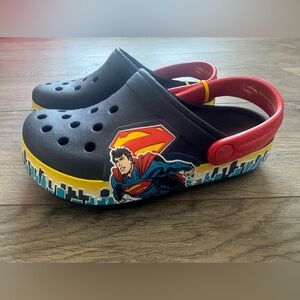NWOT Crocs 202680 Superman Classic Slip On Clogs Toddler C10 In Navy With Red